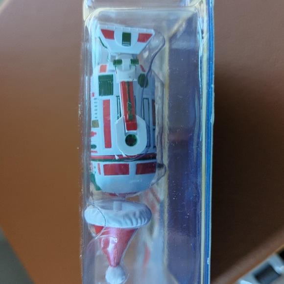Star Wars R2-H15 Droid Factory Holiday Figure - Picture 3 of 7